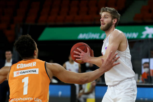 竟发生了什 竟发生了什