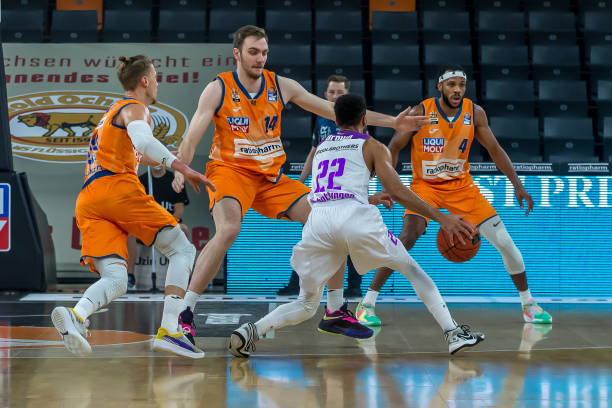 还承担了队 还承担了队