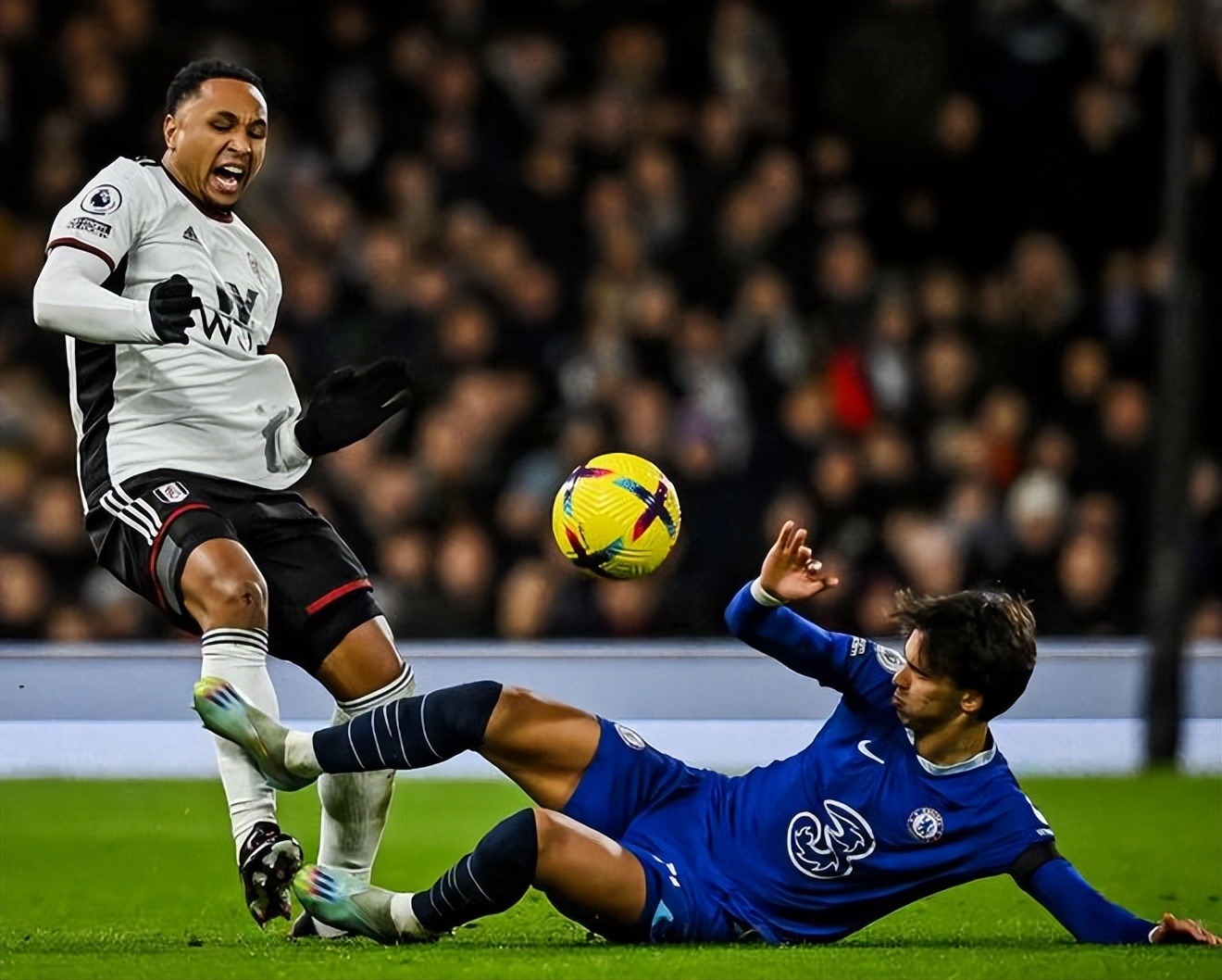 在定位球中 在定位球中