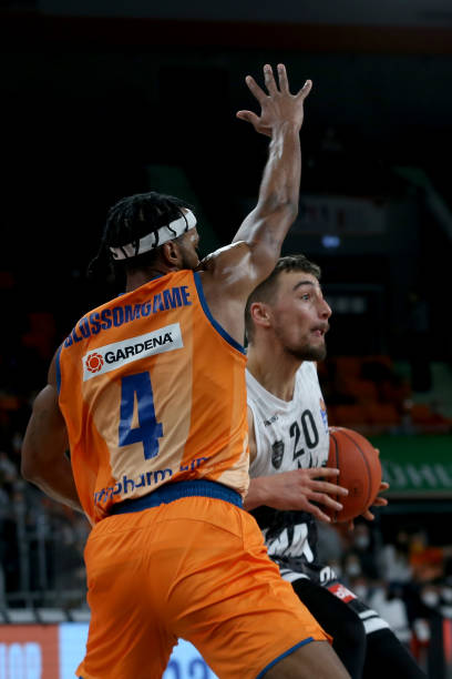 是其敏锐目 是其敏锐目