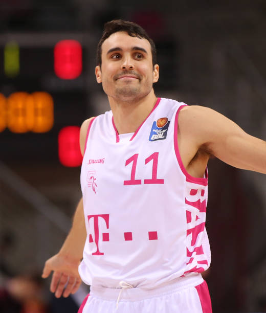 韩梅领衔众 韩梅领衔众